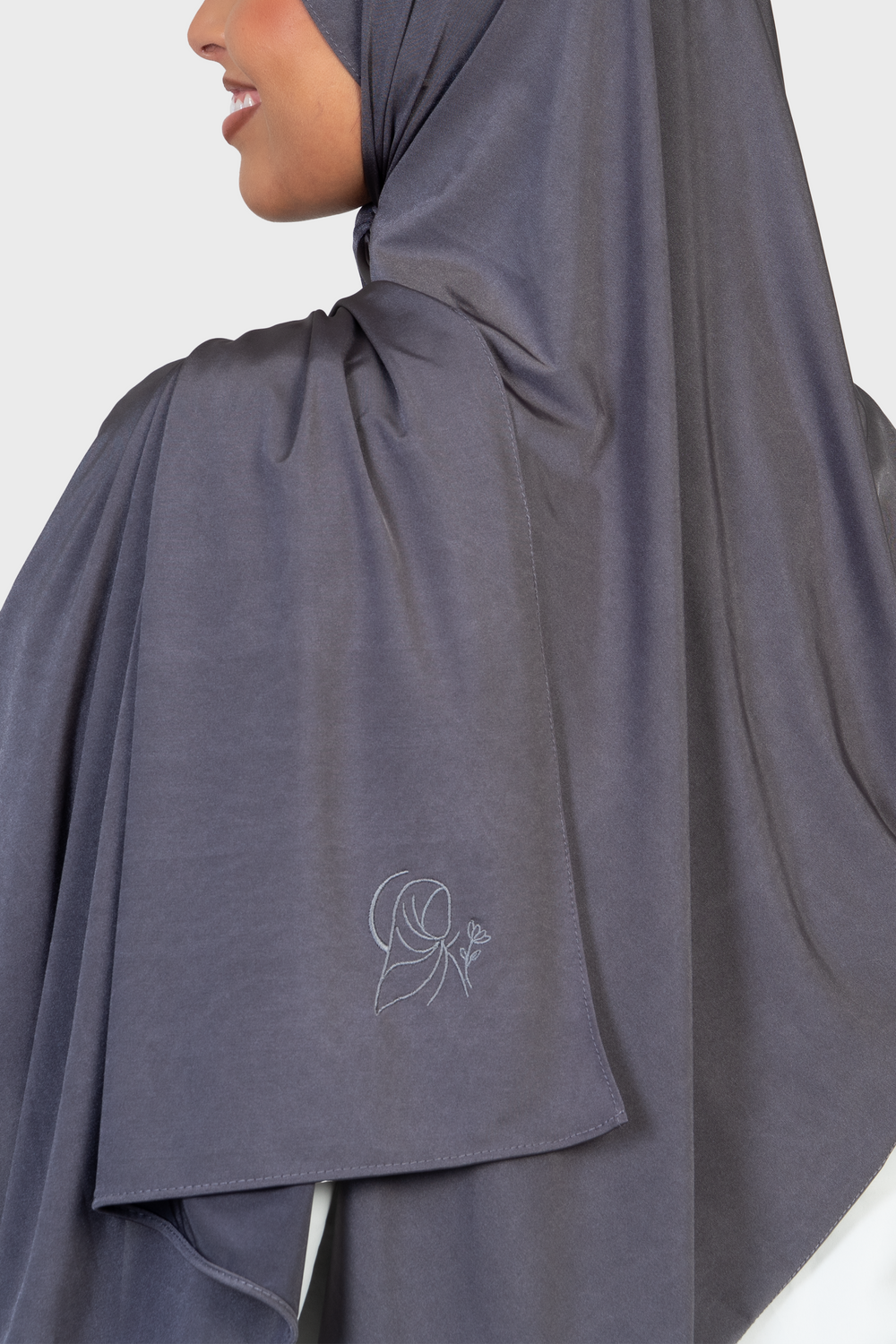 Nour – Grijze Maan